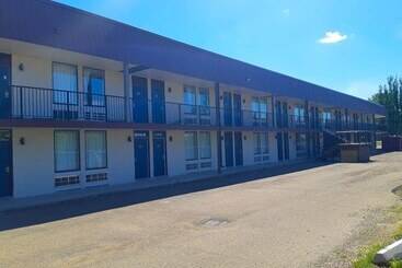 Motel 6 Brooks Ab