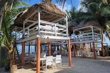 בית מלון כפרי Island Magic Beach Resort