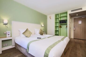 호텔 Kyriad Paris 18  Porte De Clignancourt  Montmartre