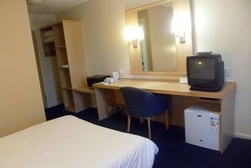 בית מלון כפרי Metro Inns Huddersfield