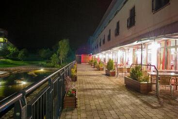 בית מלון כפרי The Parkview