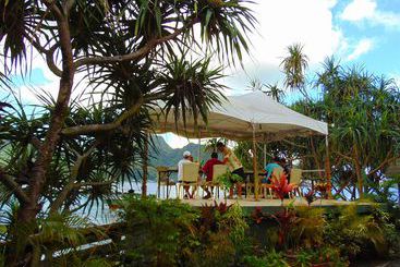 هتل Sadie's By The Sea