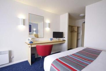 هتل Travelodge Tamworth Central