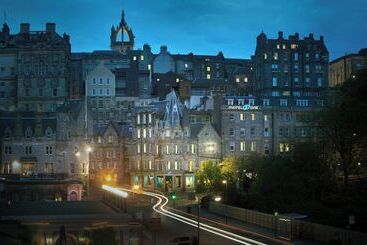 Motel One Edinburgh Royal