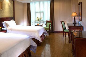 Vienna Hotel Shuanglong Subway Station