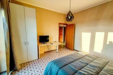 تختخواب و صبحانه Casa Malù