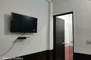 فندق Oyo 87549 Andaaz Residency Room & Restaurant