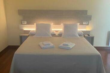 בית מלון כפרי Posada H.el Alba