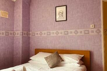 بنسيون Melrose Three  At Stayboom