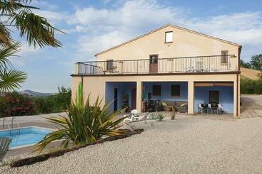 צימר Casale Di Maro