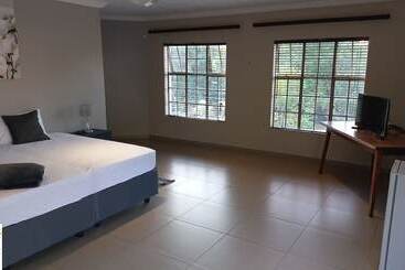 ペンション Snl Guesthouse At Visarend