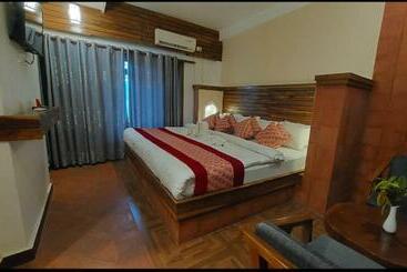 Royal Tiger Luxury Resort 4 Star