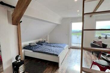 Апарт-отель Bulldog Racing Home