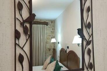 Отель Hostal Decerca Prádena