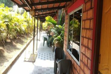 אתר נופש Staymaker Veera S Homestay