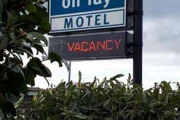 모텔 Colonial On Tay