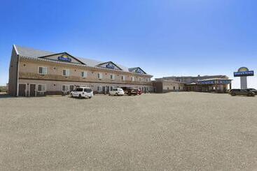 Отель Days Inn By Wyndham High Level