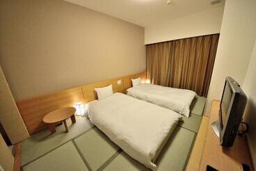 בית מלון כפרי Dormy Inn Hirosaki
