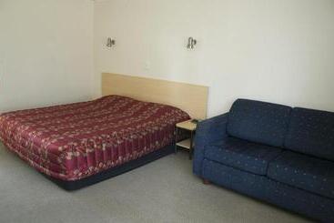 مُتل Captain Cook Motor Lodge