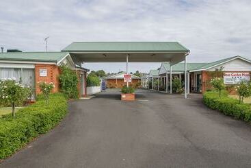 Rose Garden Motel