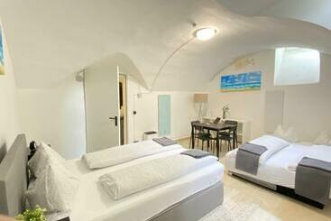 호스텔 Innsbruck Underground Atelier