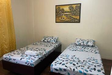 צימר Alta Ria Backpacker’s Inn And Alta Bistro