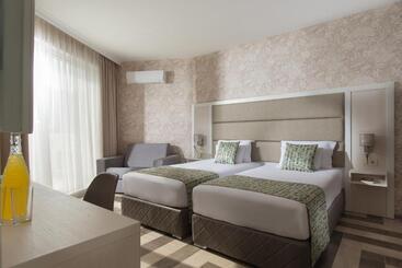 مبيت وإفطار Marina Sands Bijou Boutique Is An Excellent Choice For Travelers Visiting Obzor