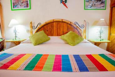 هتل Bungalows Jaqueline