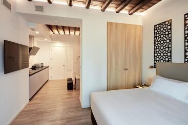 هتل آپارتمان Sercotel Granada Suites