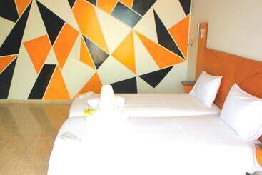 ホテル Falucho Paradise Beach