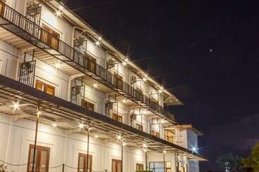 בית מלון כפרי Wisma Amandari