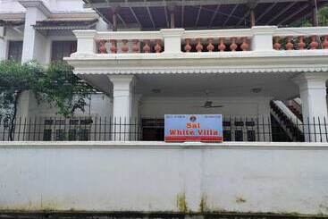 Hotel Sai White Villa