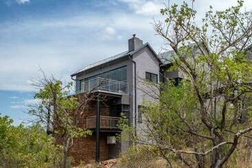 膳宿费 Elements Sunrise Bush Lodge