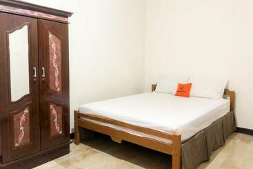 فندق Koolkost Near Universitas Wijaya Kusuma