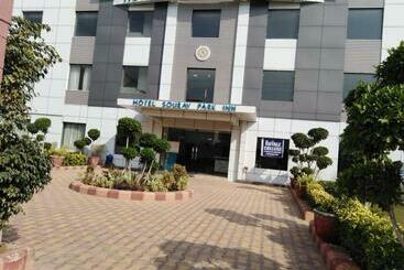 ホテル Sourav Park Inn Agra