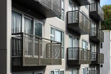 Отель Boulcott Suites