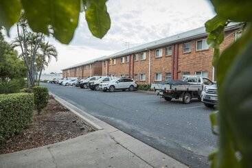 هتل Emerald Maraboon Motor Inn