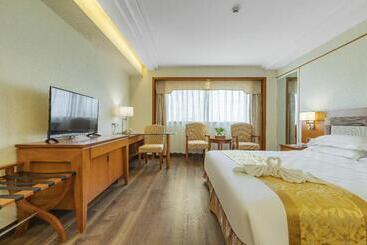 Haikou Jingheng Hotel   Formerly The New Osrock