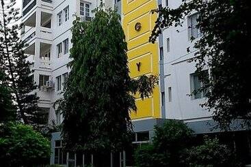 בית מלון כפרי Perfect Haven Egmore Serviced Apartments