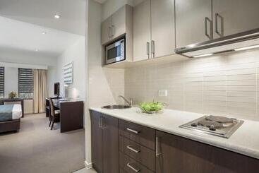 Отель Quest Alice Springs