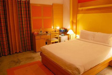 هتل Sterling Suites Langford Town