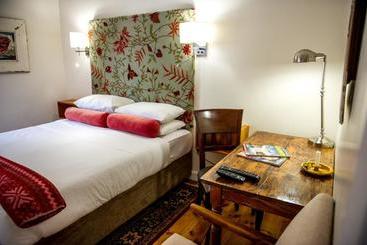 پانسیون Acorn Guest House
