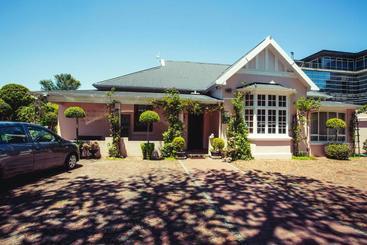 膳宿费 Acorn Guest House