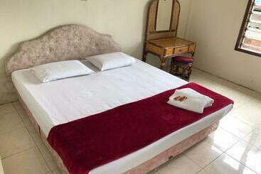 ホテル Miranda At Desa Wisata Berastagi