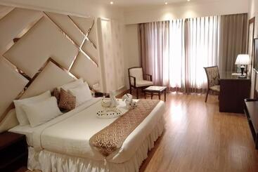 The Stella Hotel & Resort