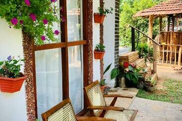 Пансион Gypsy Garden Guesthouse & Homestay