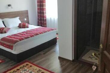 Pensiunea Plai Strabun