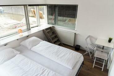 צימר Houseboat Next To Amstel