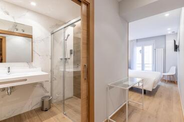 Eightrooms La Rioja Pension