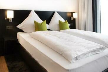 Rhe Hotel By Wmm Hotels